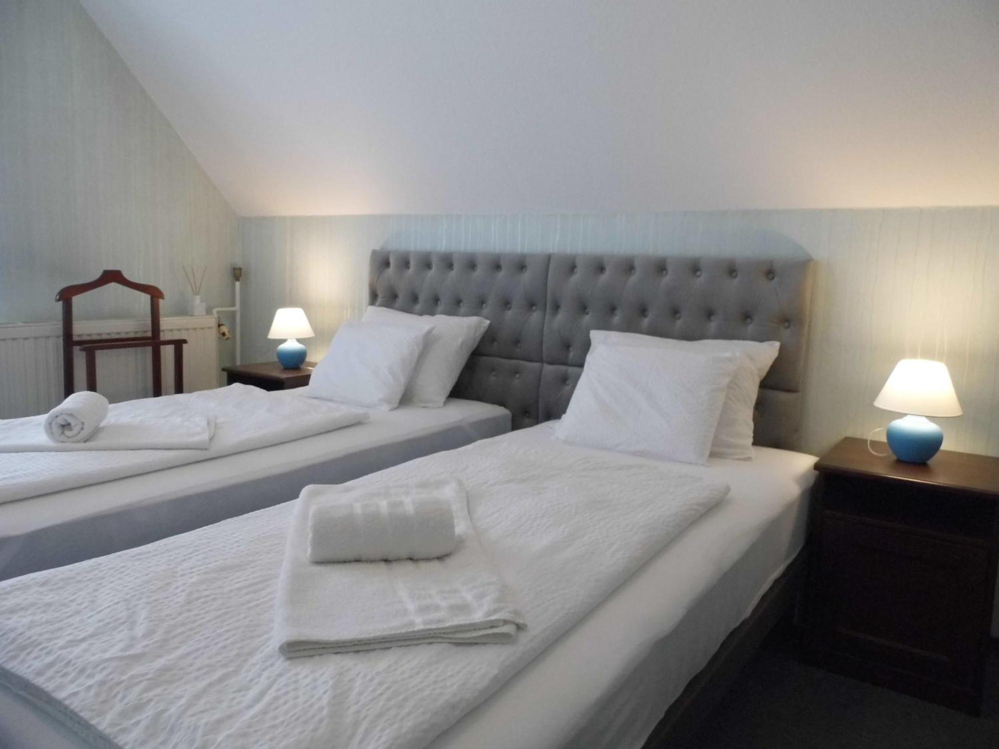 Millennium Villa Keszthely Habitación foto