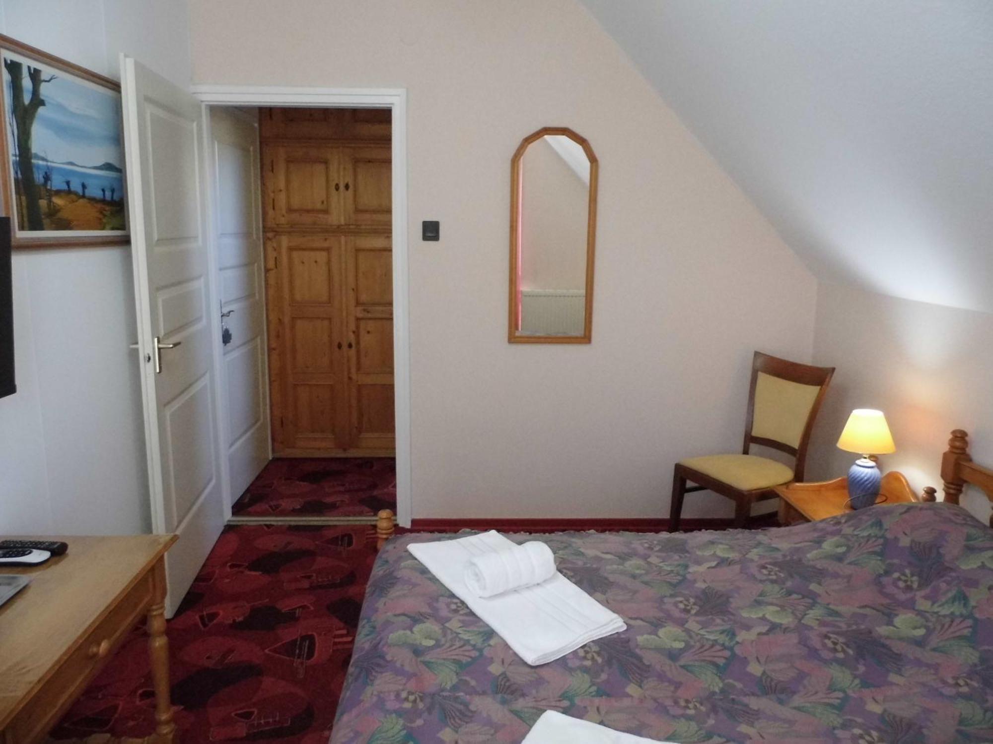 Millennium Villa Keszthely Habitación foto